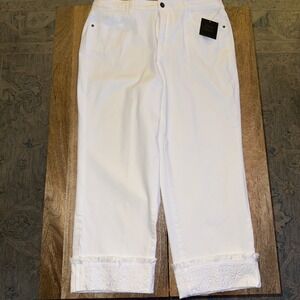 JOHN MARK Jeans White Cropped Embroidered Cuff Size 14W NWT Stretch Cotton Blend